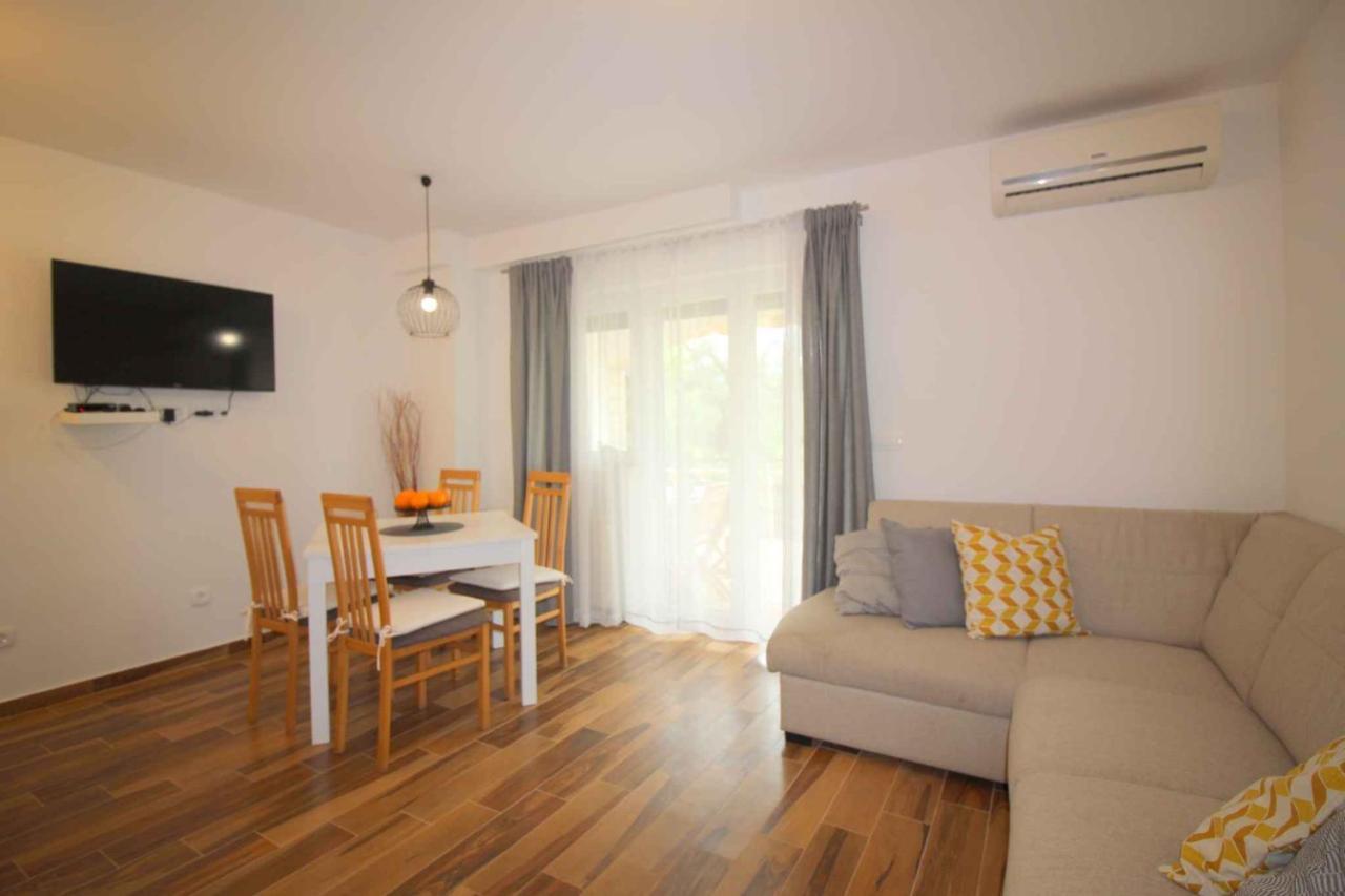 Apartments In Porec/Istrien 9923 エクステリア 写真