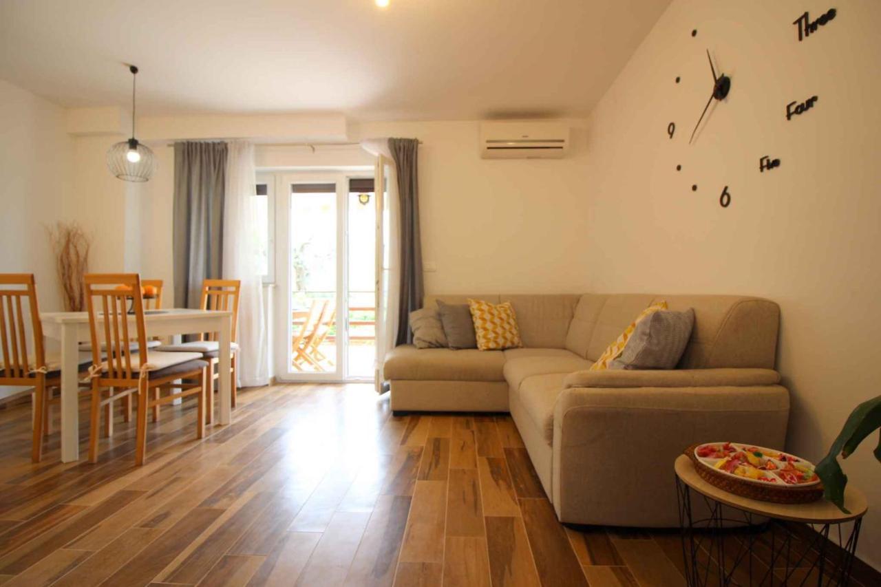 Apartments In Porec/Istrien 9923 エクステリア 写真